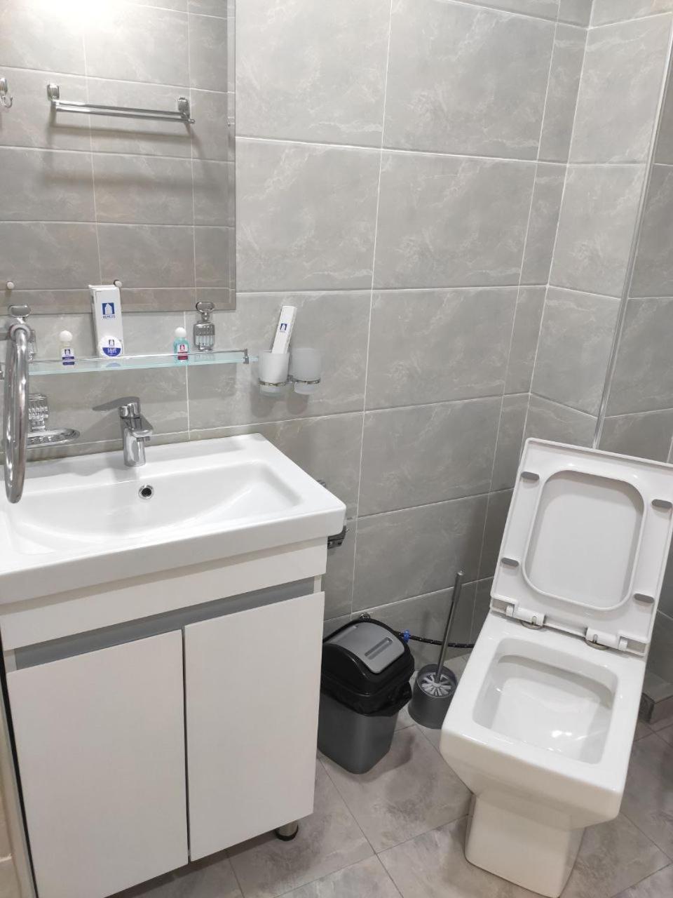 Status Hotel Карши Экстерьер фото