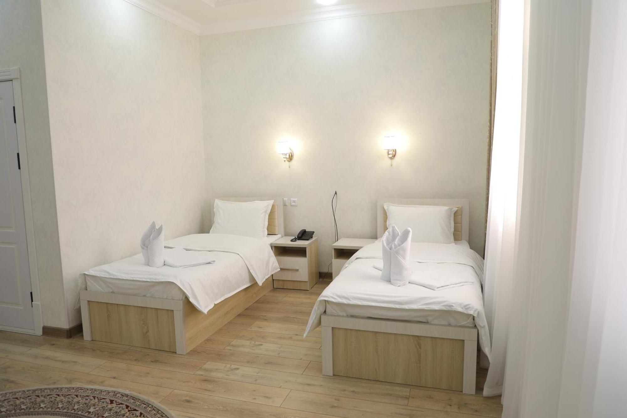 Status Hotel Карши Экстерьер фото