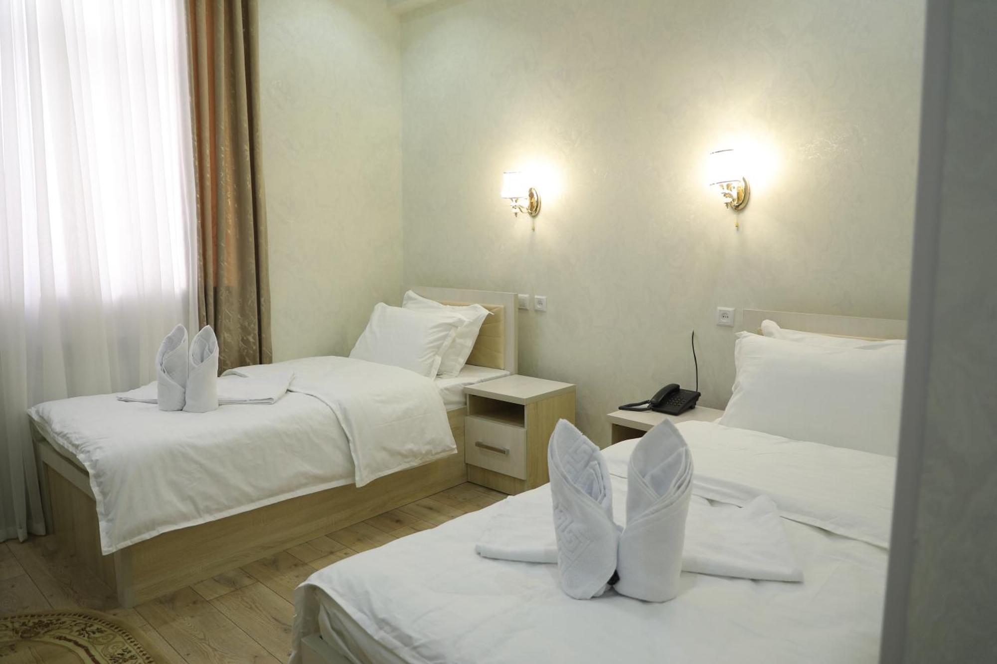 Status Hotel Карши Экстерьер фото
