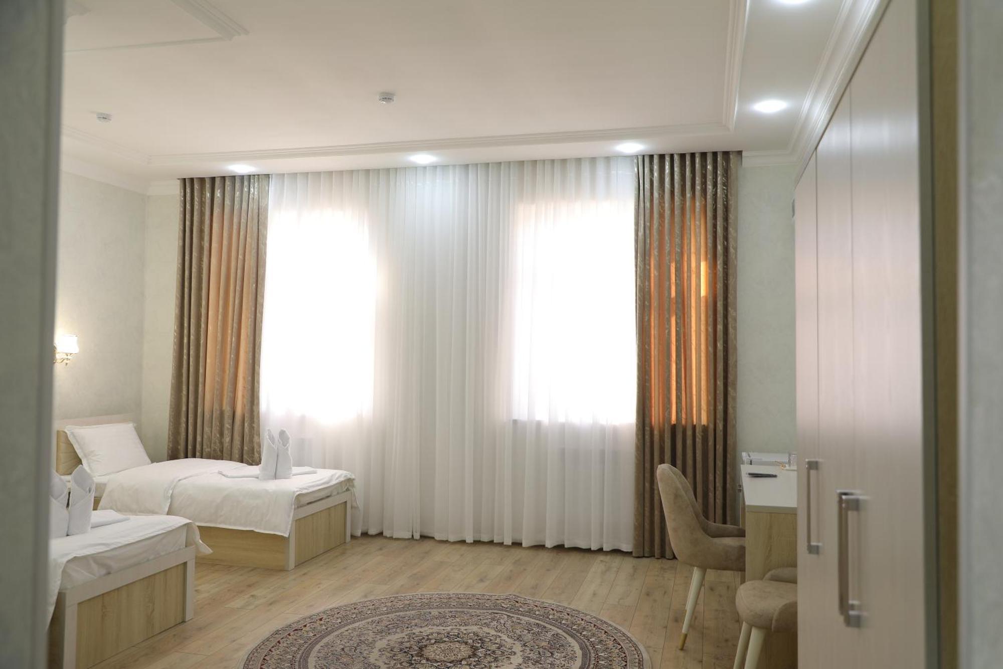 Status Hotel Карши Экстерьер фото